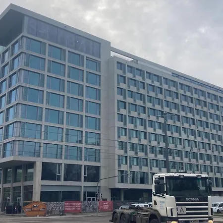 Urbanes Naehe Ece - Center & Schloss