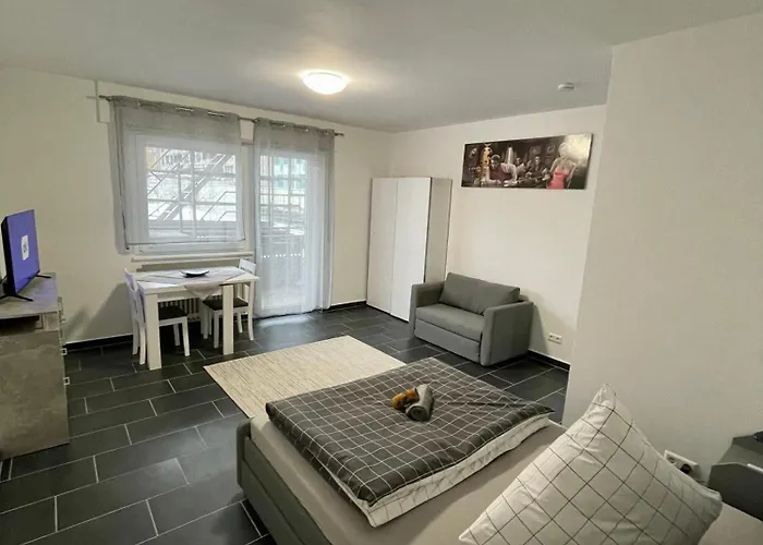 Urbanes Naehe Ece - Center & Schloss *